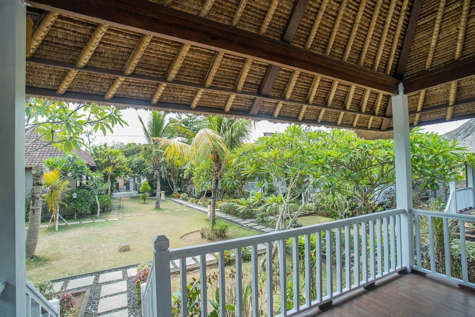 Отель Koji Garden Huts Нуса-Лембонган Экстерьер фото