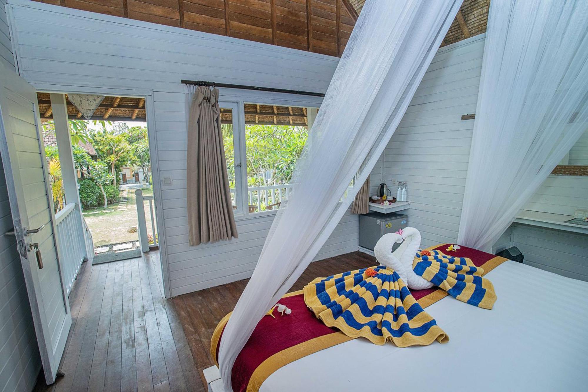 Отель Koji Garden Huts Нуса-Лембонган Экстерьер фото