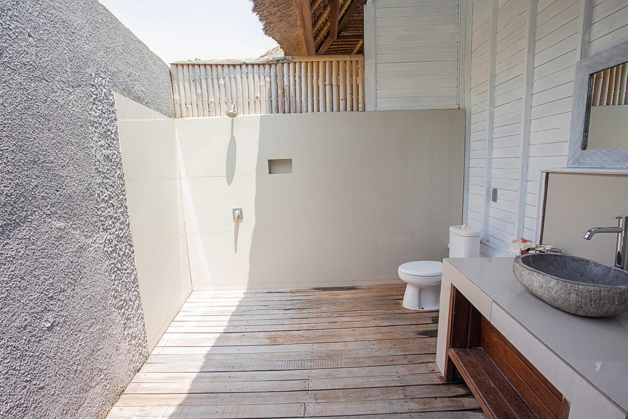Отель Koji Garden Huts Нуса-Лембонган Экстерьер фото