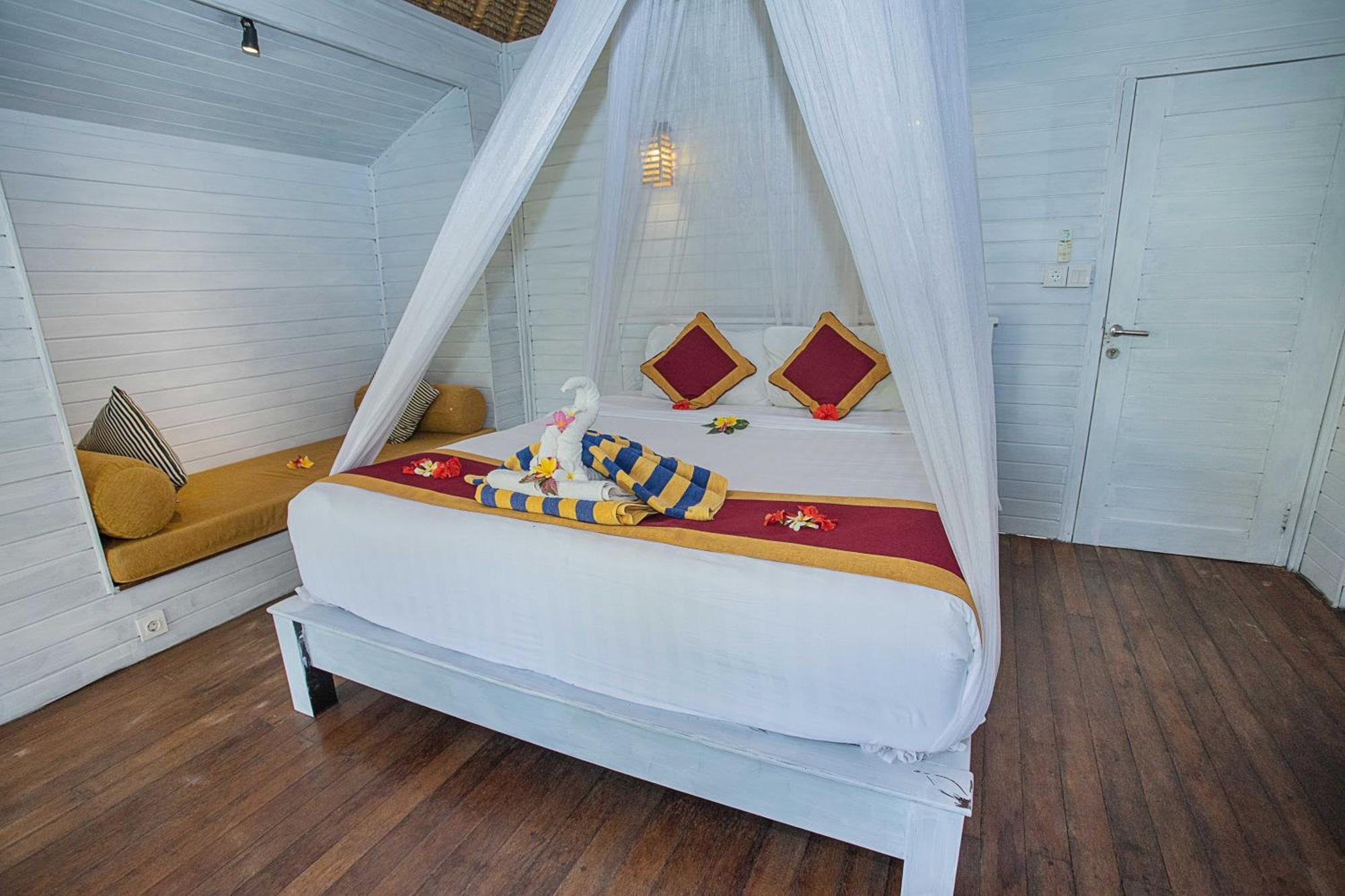Отель Koji Garden Huts Нуса-Лембонган Экстерьер фото