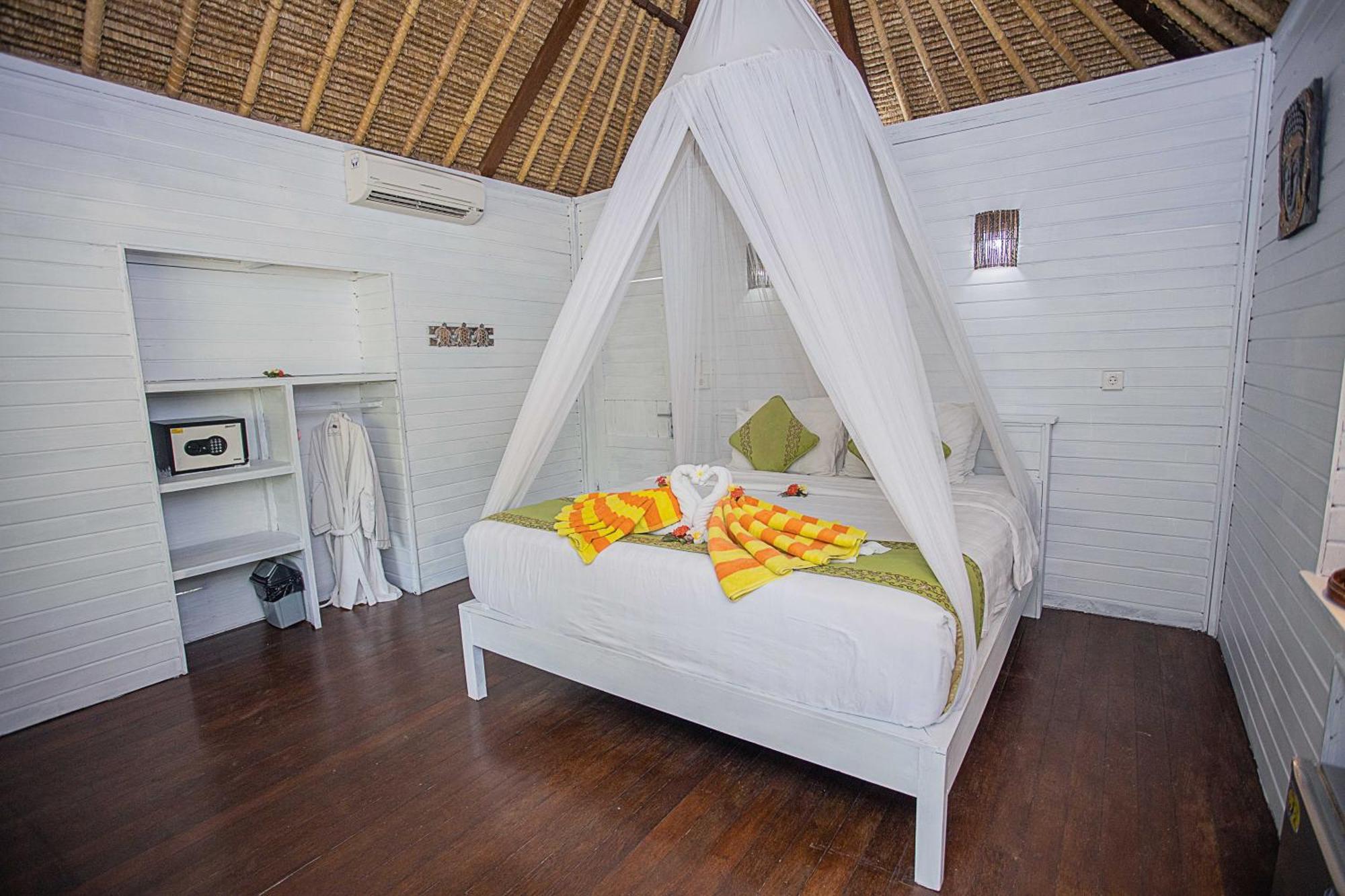 Отель Koji Garden Huts Нуса-Лембонган Экстерьер фото